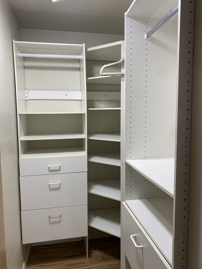 Photo - 677 Lake Island Ave SE