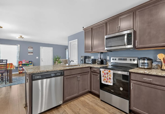 Photo - 200 Renwick Dr