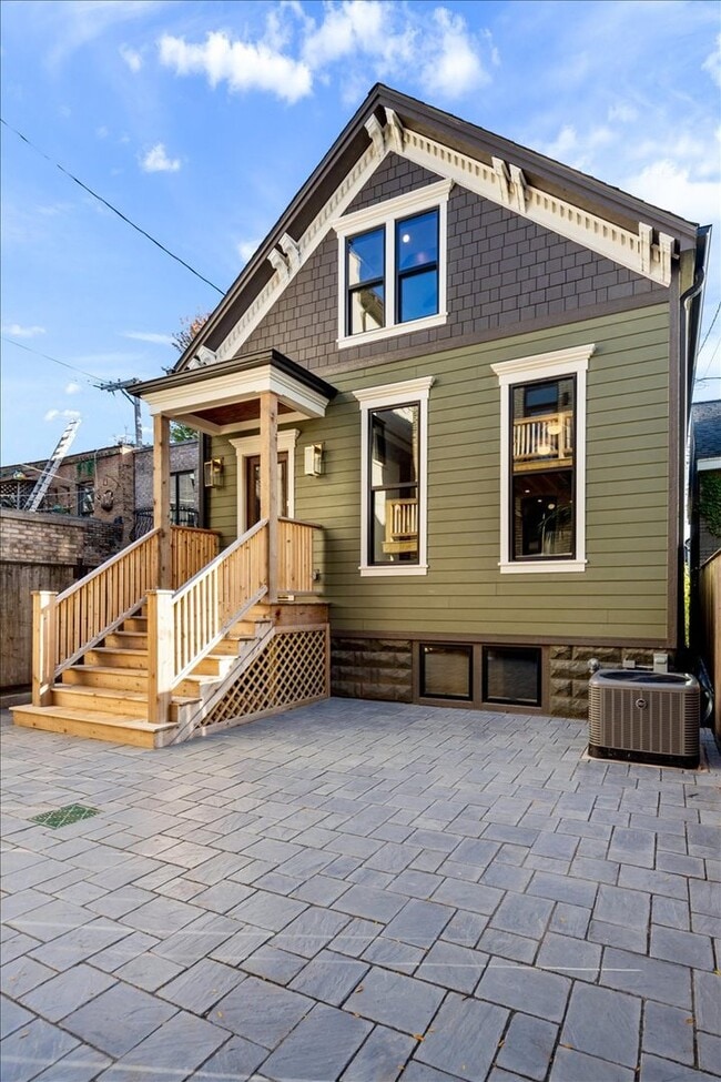 Photo - 1747 W Cornelia Ave