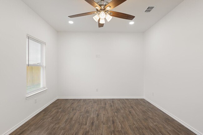 2323 N. Valley Circle