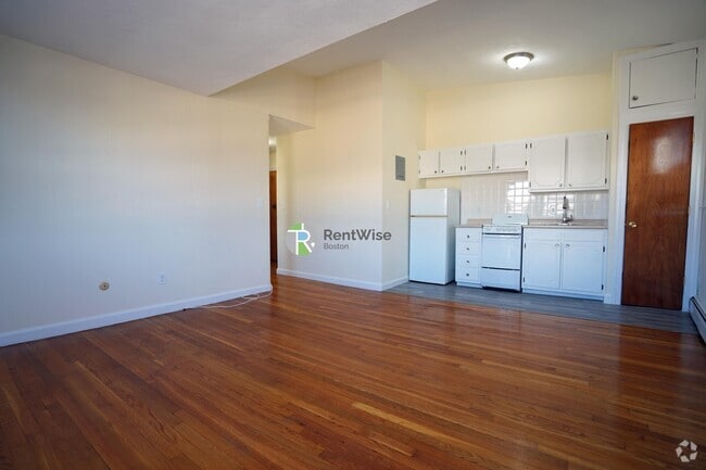 Building Photo - 180 N Beacon St Rental