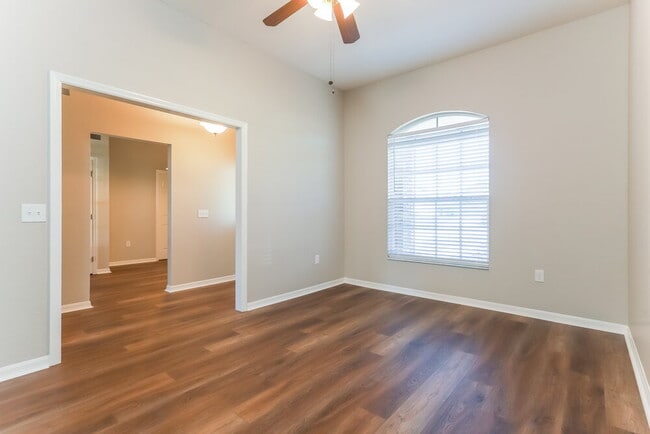 7607 Canterbury Cir