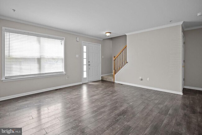 618 Songbird Ct