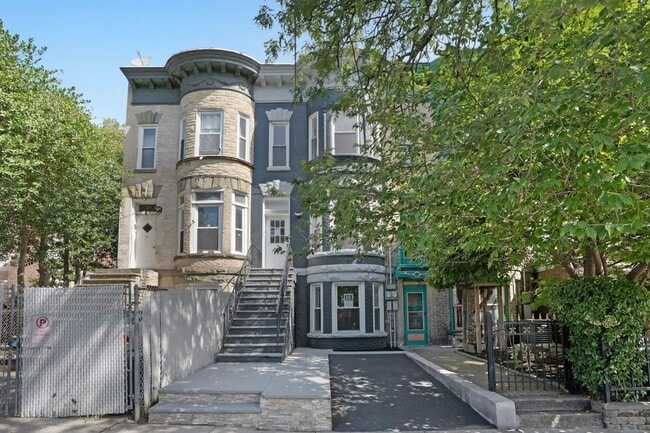 Photo - 52 Brinkerhoff St Unit B