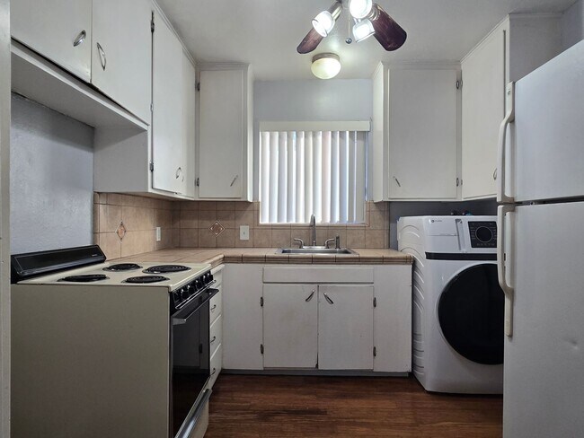 Photo - 452 S 4th St Unit 6