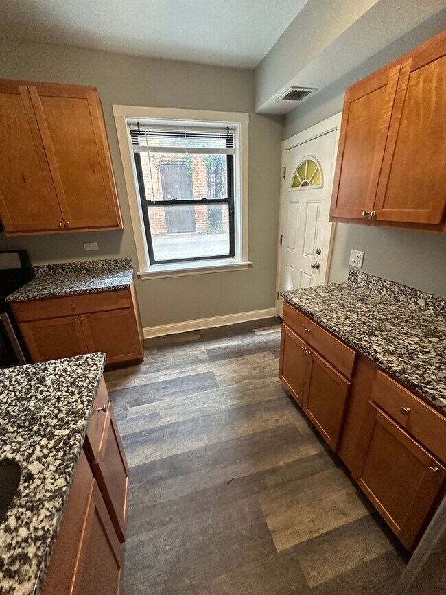 Photo - 1614 N Harding Ave Unit G