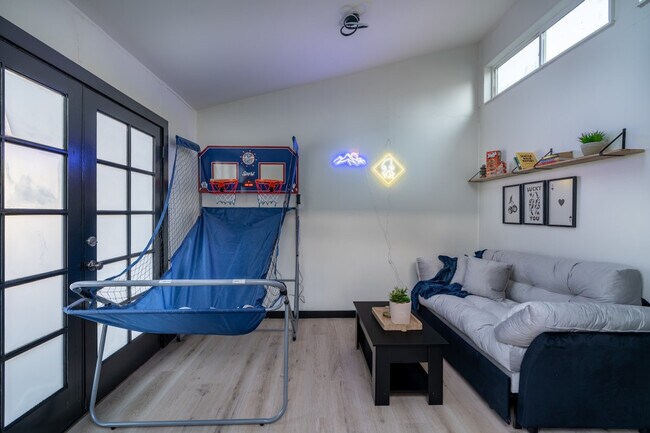 60 2nd Ave NE Unit SI ID1607382P