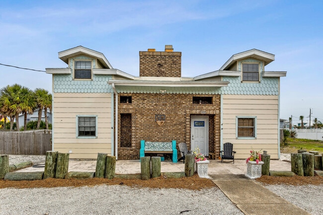 Building Photo - 1402 Via De Luna Dr