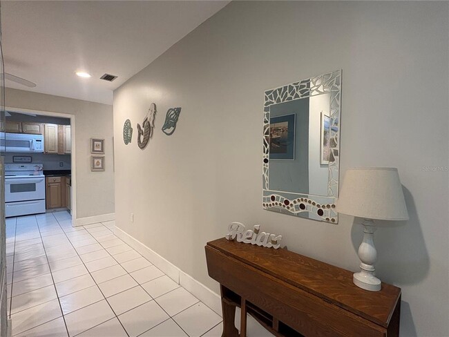 Building Photo - 2700 Bayshore Blvd Unit 1107 Rental