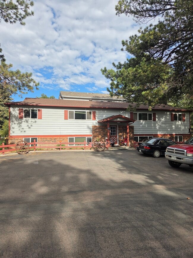 Photo - 114 County Rd Apartments