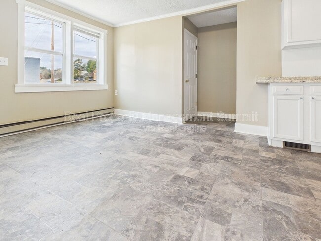 Photo - 2501 N Augusta St Unit 2