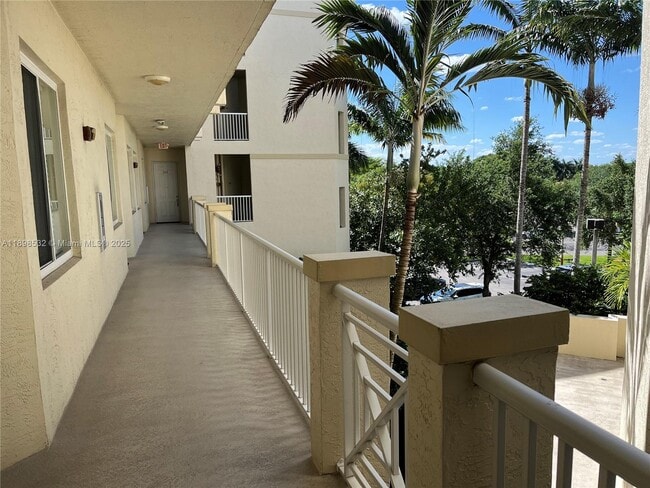 Photo - 3500 Oaks Clubhouse Dr Unidad 308
