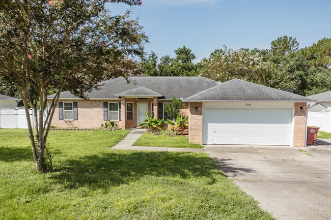 Photo - 1319 Jefferyscot Dr House