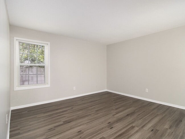Photo - 3599 Woodbriar Cir Unidad A