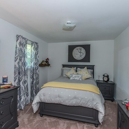 Bedroom - Avian Place Apartments