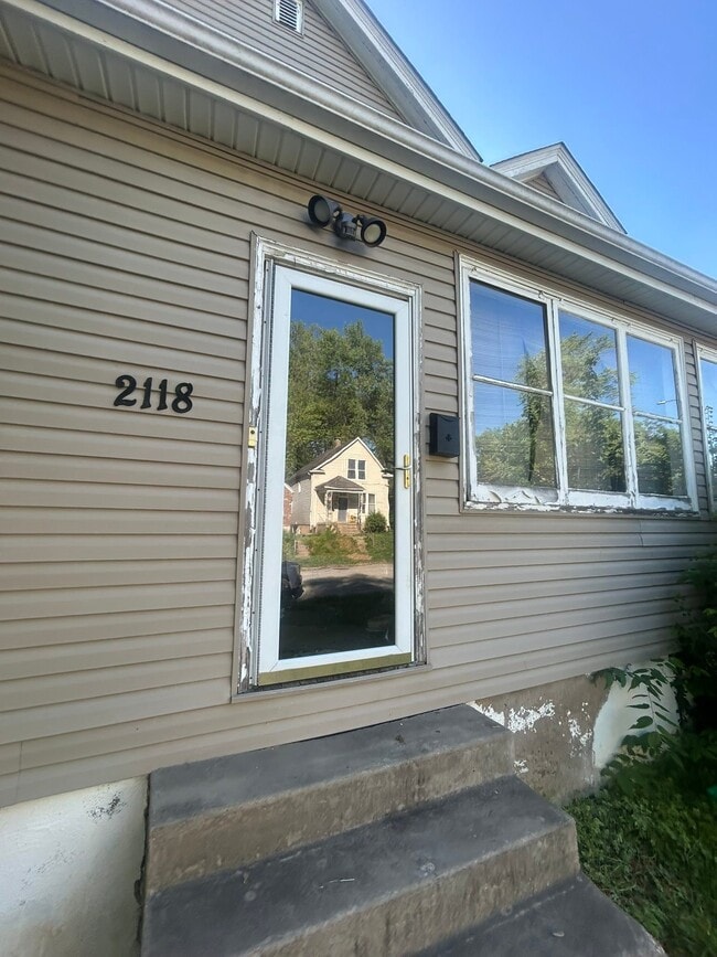 Photo - 2118 Rosebud Ave