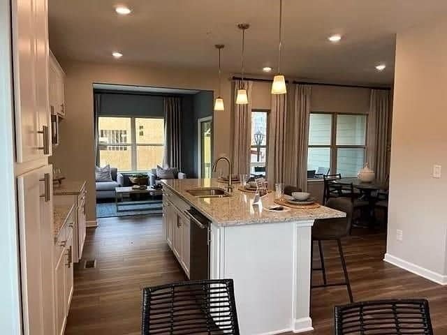 Building Photo - 705 Brecklin Ln