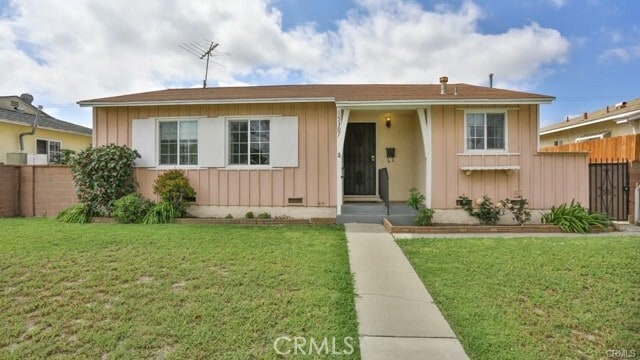 Building Photo - 15307 Studebaker Rd Rental