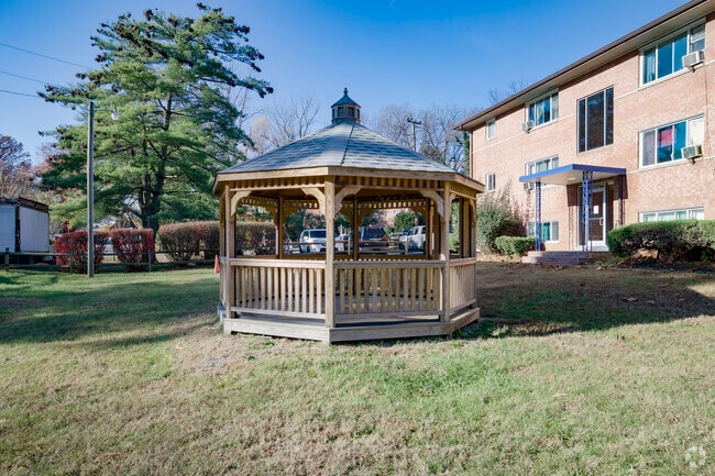 Gazebo - Friendship Place Apartments