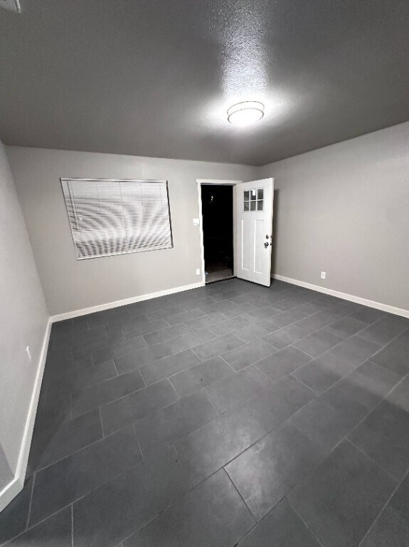 Photo - W Cochise Dr