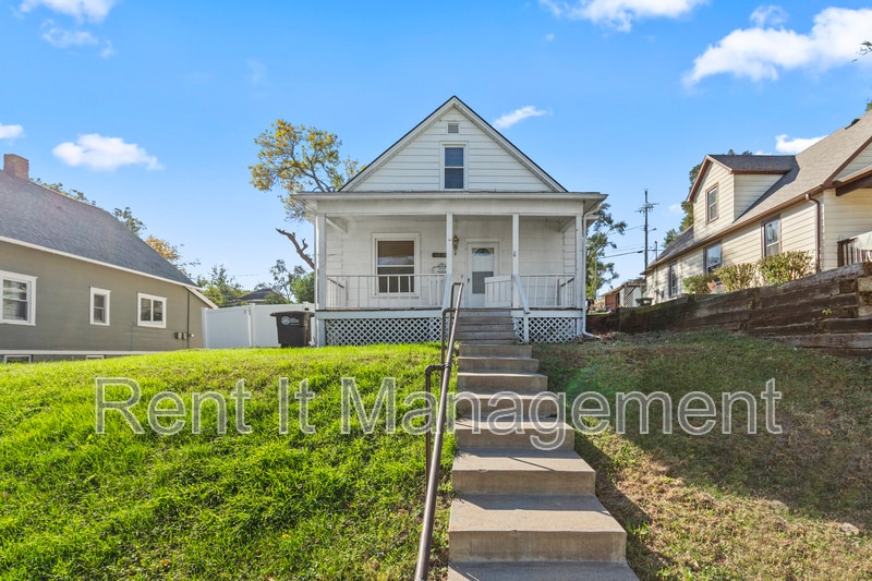 Photo - 4535 Marcy St