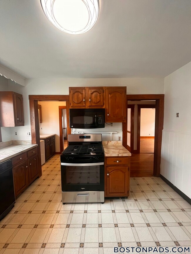 Photo - 468-470 Gallivan Boulevard Unit 2