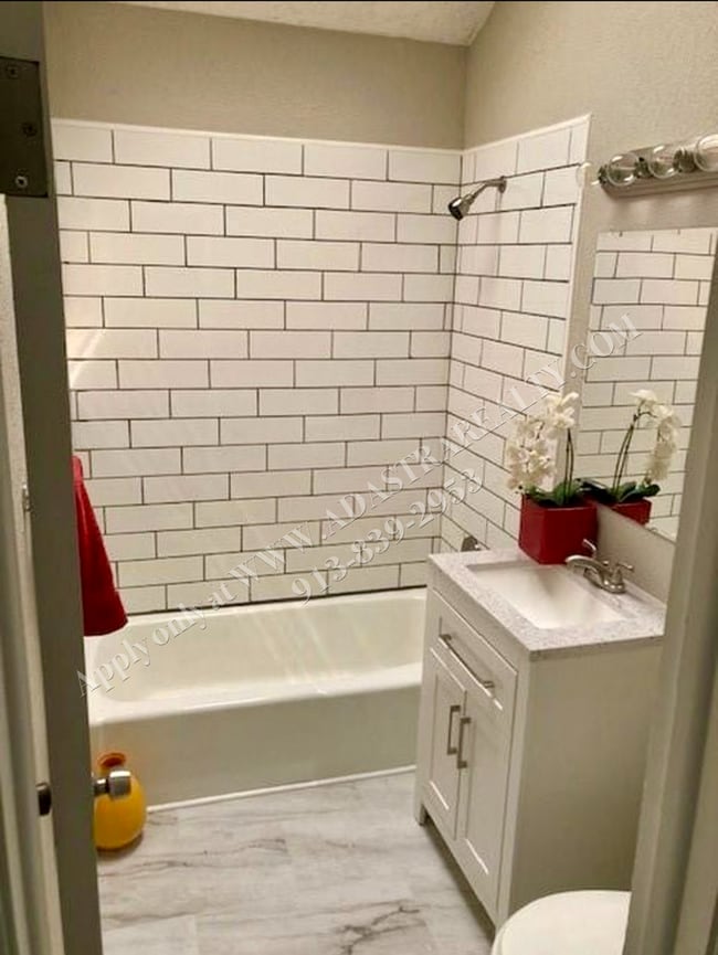 Photo - 8605 Spring Valley Rd