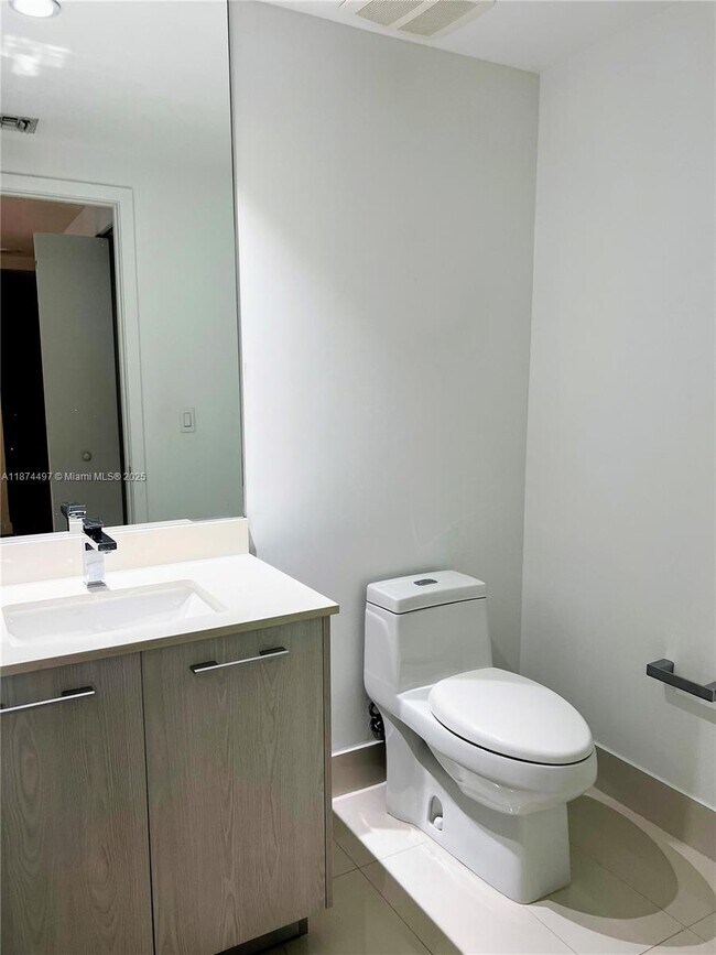 Photo - 55 SW 9th St Unidad 3609
