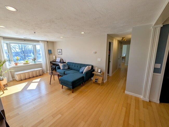 Photo - 55 Howland St Unit 3E