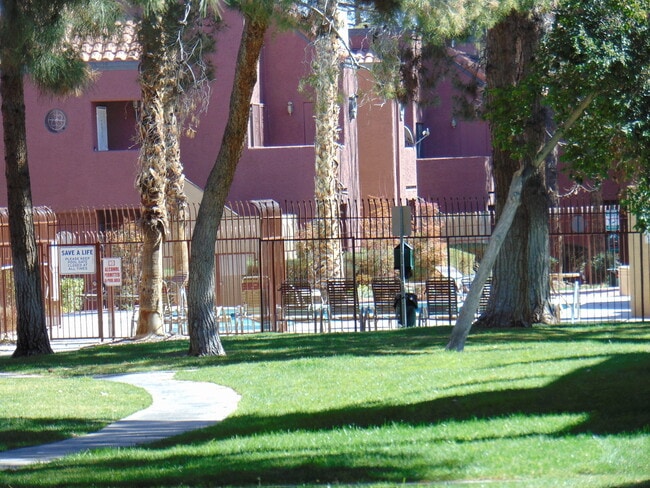 Photo - Cute & Quaint 2 Bedroom Condo