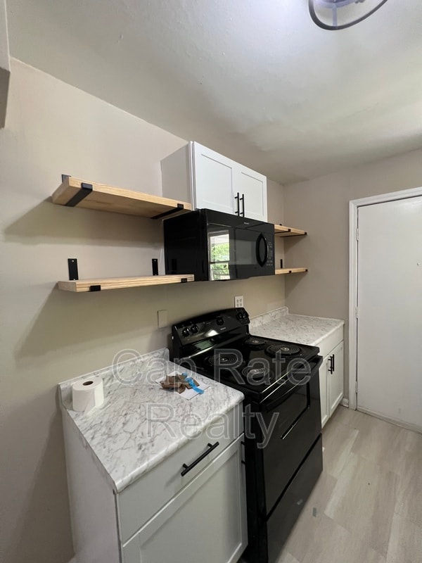 Building Photo - 57 N Waverly St