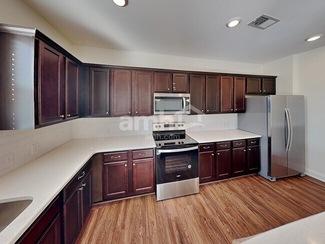 Photo - 137 Hazel Pk Dr