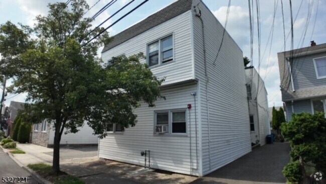 Building Photo - 381 Lanza Ave Unit 2F Rental