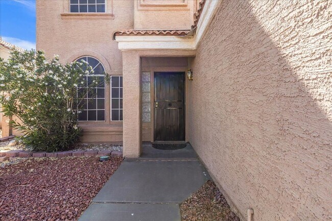 Photo - 3 BD, 3 Bth, Private Pool, No Carpet on Cu...