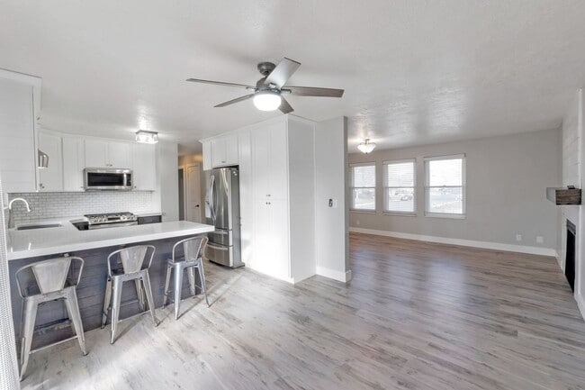 Photo - 1011 W 600 S