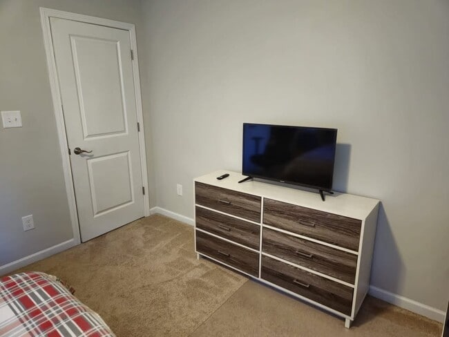 Photo - 214 Hamlet Pl