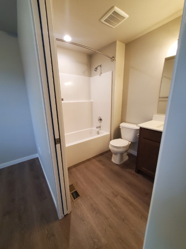 Photo - 2001 Good Hearted Pl Unidad C