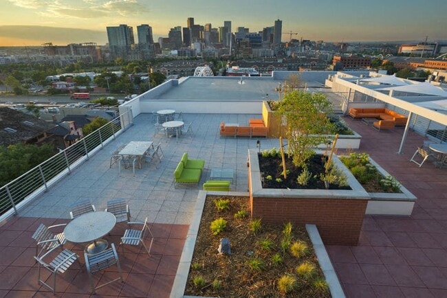 Photo - Line 28 at LoHi