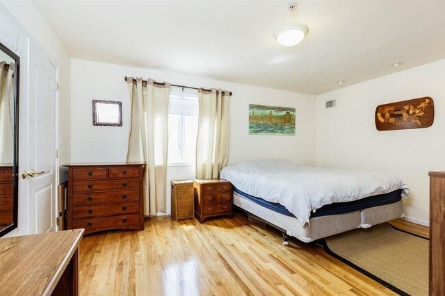 Photo - 311 Manhattan Ave Unit 2