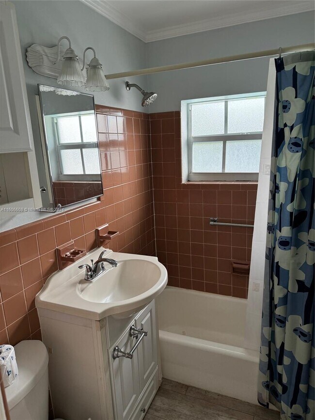 Photo - 65 NE 24th St Unit 59