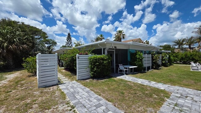 Building Photo - 1125 S Ocean Dr Unit B