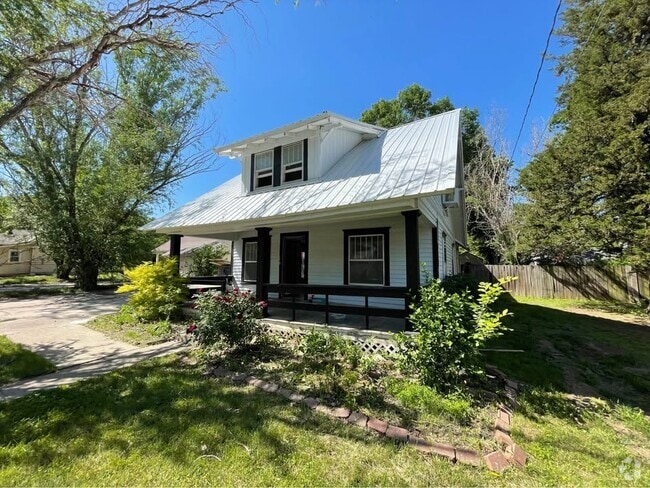 Building Photo - 518 W Cave Springs Ave Rental