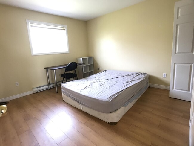 Photo - 24 Edgecombe Dr