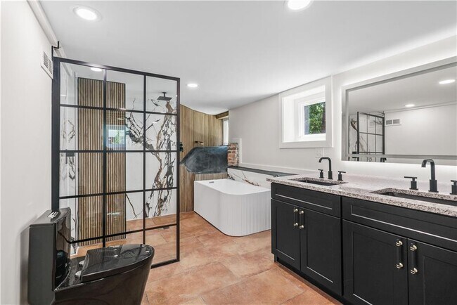 Photo - 1658 Altadena Pl SW