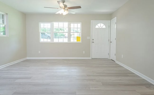 Photo - 2114 Amber Dr