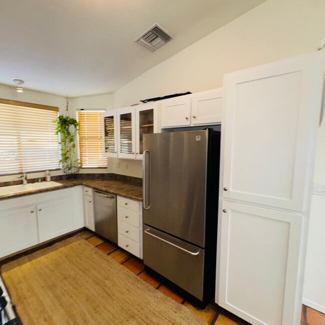 Photo - 325 W Santa Barbara