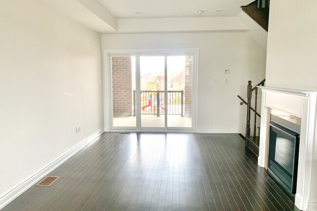 Photo - 10 Oakmore Ln