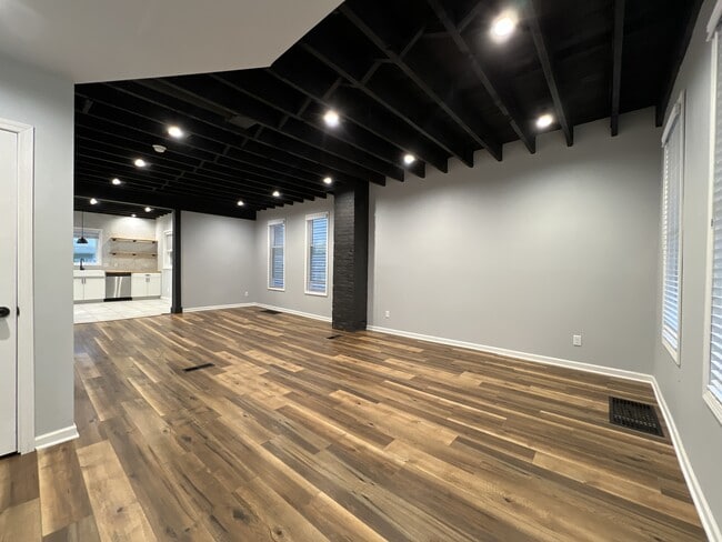 Building Photo - 2738 Jackson St Rental