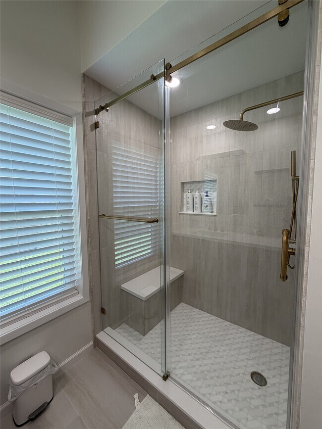 Photo - 2211 Brook View Ln