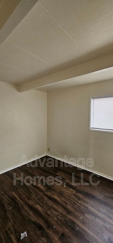 Photo - 824 N 70th St